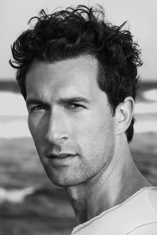 Aaron Lazar, photo 1 of 3