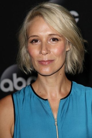 Liza Weil, photo 2 of 3