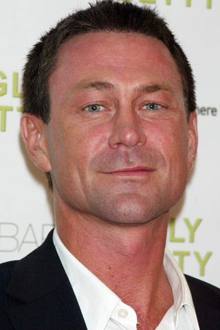 Grant Bowler, photo 3 of 3