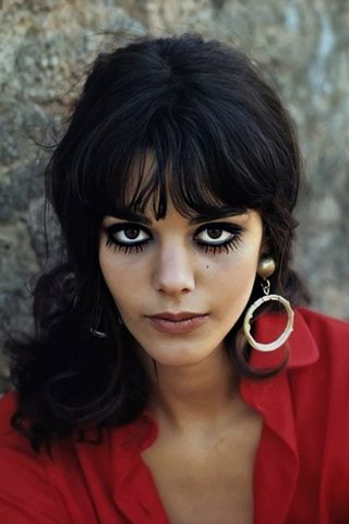 Tina Aumont, photo 3 of 3