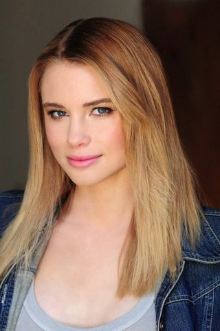 Lucy Fry, photo 3 of 3
