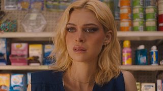 Lola still 3