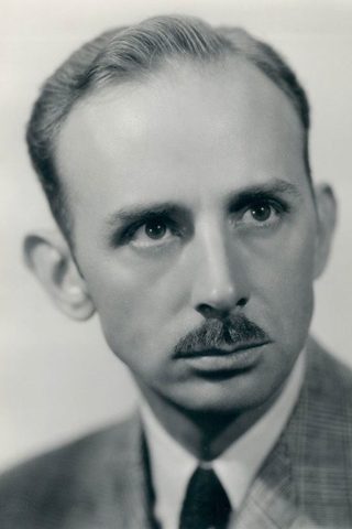 John Qualen, photo 1 of 3