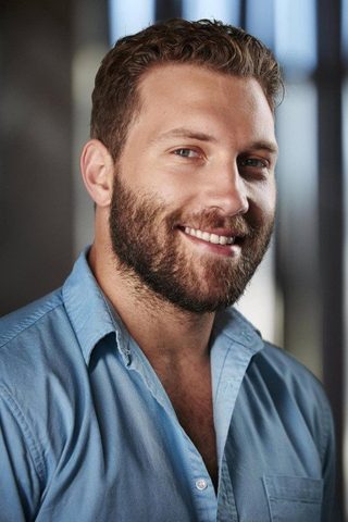 Jai Courtney, photo 3 of 3