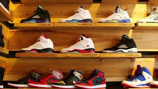 Sneakerheadz still 2