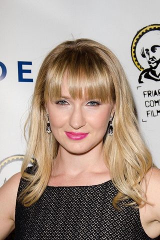 Halley Feiffer, photo 3 of 3