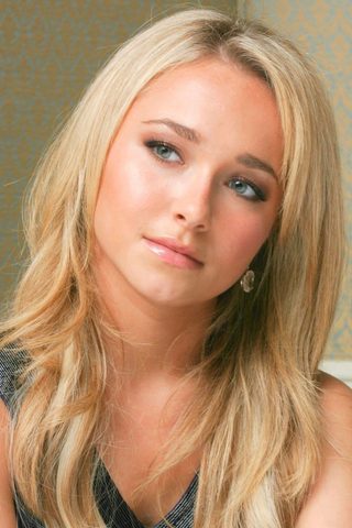 Hayden Panettiere, photo 3 of 3