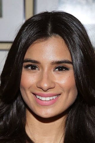Diane Guerrero, photo 1 of 3
