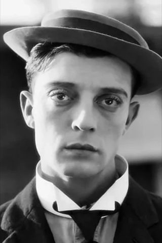 Buster Keaton, photo 2 of 3