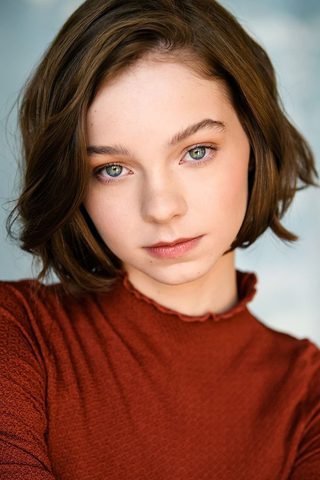 Emma Myers, photo 1 of 3