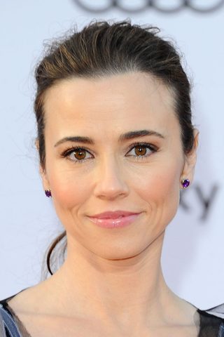 Linda Cardellini, photo 1 of 3