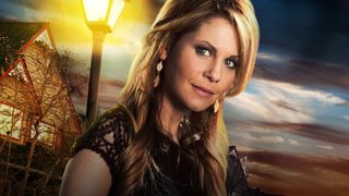 A Bone to Pick: An Aurora Teagarden Mystery still 3