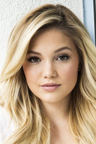 Olivia Holt, photo 1 of 3