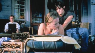 Dark Harbor still 3