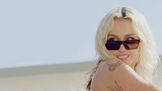 Miley Cyrus - Endless Summer Vacation (Backyard Sessions) still 4