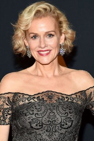 Penelope Ann Miller, photo 2 of 3