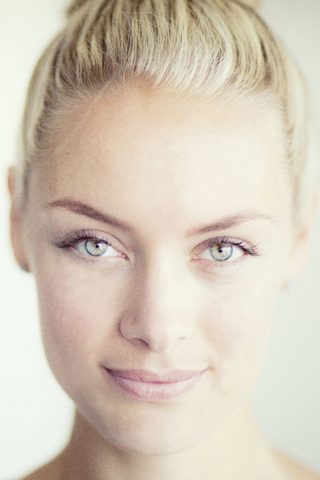Rachel Skarsten, photo 3 of 3