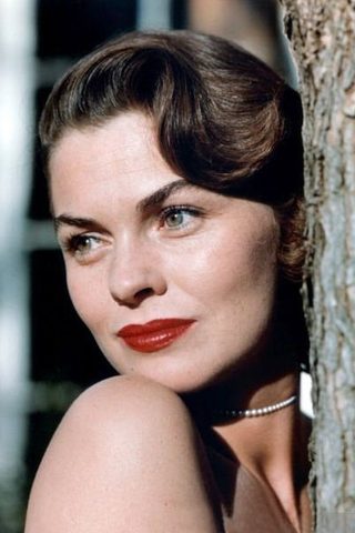 Joanne Dru, photo 2 of 3