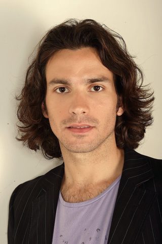 Santiago Cabrera, photo 2 of 3