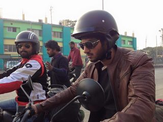 Neelakasham Pachakadal Chuvanna Bhoomi still 4