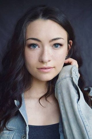 Jodelle Ferland, photo 3 of 3