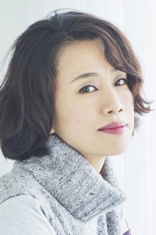 Makiko Watanabe, photo 1 of 3