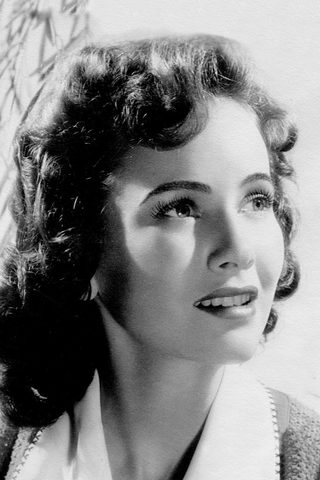 Teresa Wright, photo 1 of 3
