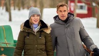 A Royal Christmas Crush still 2