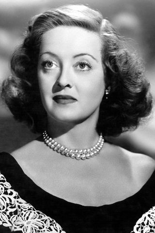 Bette Davis, photo 3 of 3