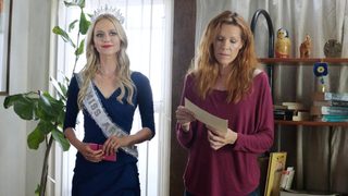Miss Arizona still 4