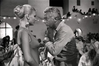 Il giovane normale still 4