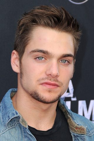 Dylan Sprayberry, photo 3 of 3