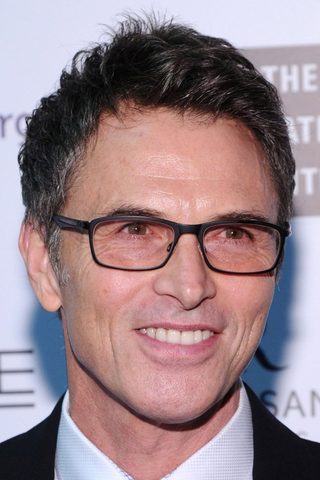 Tim Daly, photo 2 of 3
