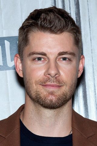 Luke Mitchell, photo 2 of 3