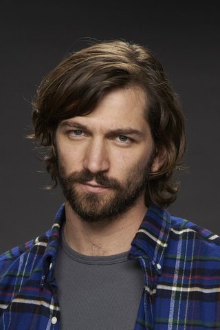 Michiel Huisman, photo 1 of 3
