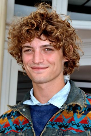 Niels Schneider, photo 1 of 3