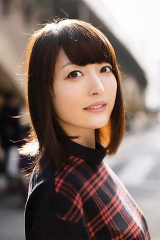 Kana Hanazawa, photo 1 of 3