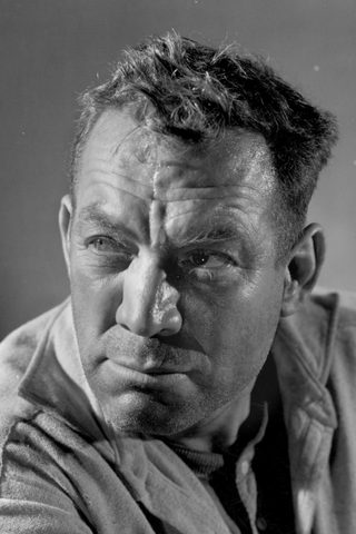 Ward Bond, photo 2 of 3