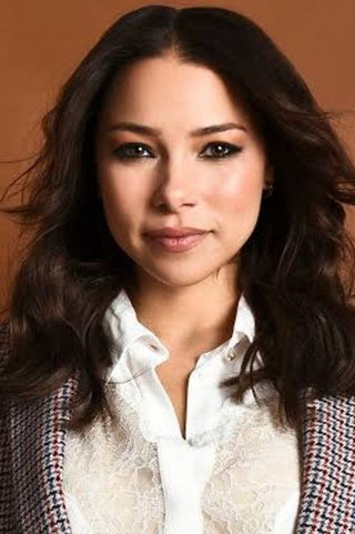 Jessica Parker Kennedy, photo 1 of 3
