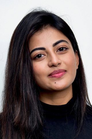 Anandhi, photo 2 of 3