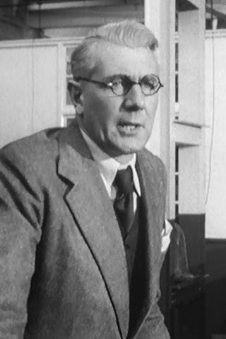 Michael Redgrave, photo 3 of 3