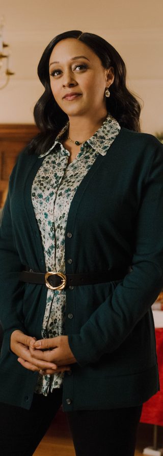 My Christmas Inn still 6