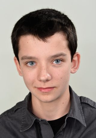 Asa Butterfield, photo 2 of 3