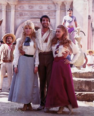 Viva Maria! still 6