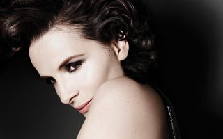 Juliette Binoche, photo 2 of 3