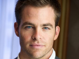 Chris Pine, photo 2 of 3