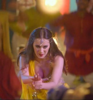 Kissebaaz still 4