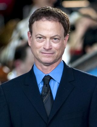 Gary Sinise, photo 1 of 2