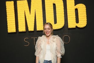 Lizzie still 4