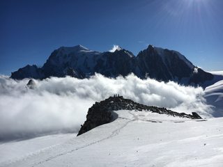 Summit Fever still 3